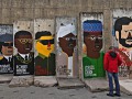 1. Platz Projektion Farbe  Rassen Vielfalt auf Berliner Mauerresten * Jürgen Guhlke