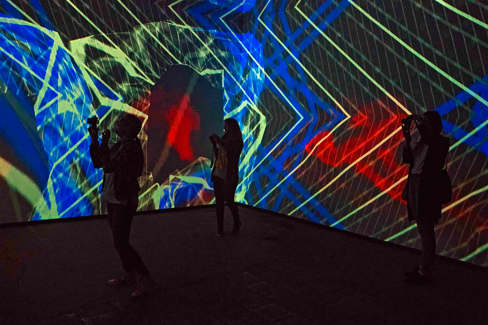 Farbenfrohe Klanginstallation