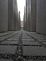 Geometrische Formen bei den Stelen in Berlin * Jürgen Guhlke