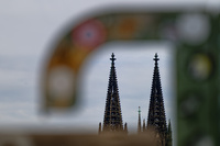 Blick durch Geländer HHZ-Brücke th